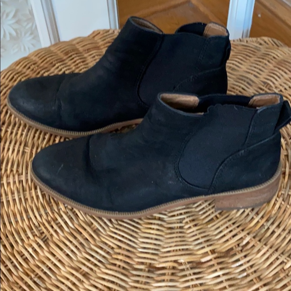 Leather brushed suede booties.